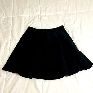 Lauren Conrad Black Quilted Skirt Size Medium